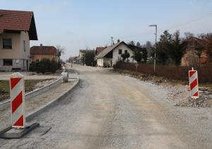 S prenovo ceste Turnše Dob Češenik nadaljujemo spomladi.